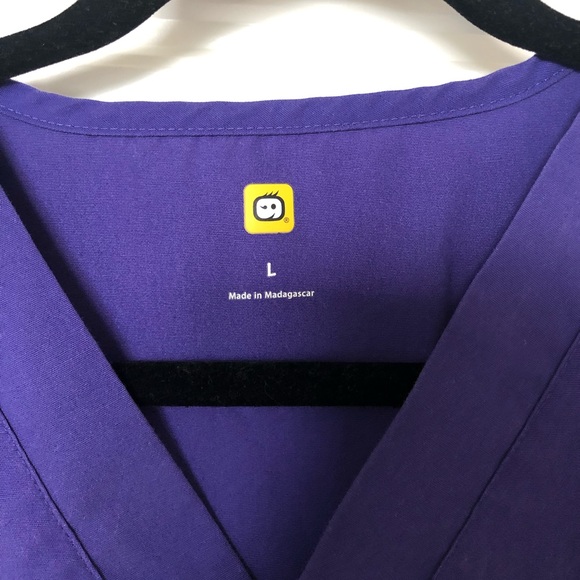 Scrub Top - Picture 3 of 6